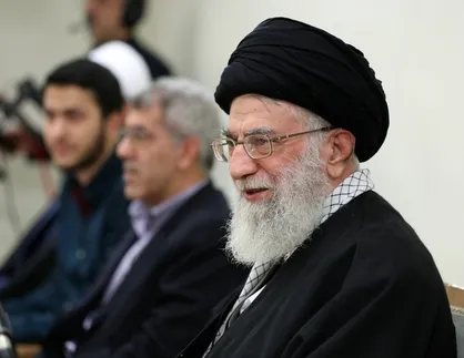 سخنرانی نخبه دانشگاه صنعتی شریف در محضر رهبر انقلاب/ آگاهی از ضعف&zwnj;هایمان بازدارنده ما از اهداف نیست