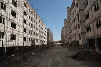 پیشرفت ۳۰ تا ۹۵ درصدی ۱۲ پروژه آماده سازی معابر مسکونی طرح نهضت ملی مسکن و قانون جوانی جمعیت در اردبیل
