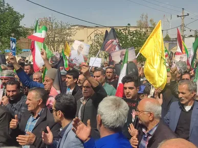 تشییع باشکوه پیکر سردار شهید خادمی در شیراز؛ وداع مردم با فرمانده شهید اطلاعات سپاه + فیلم