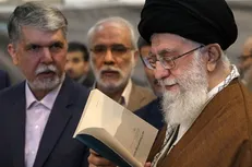 مجموعه شعری که تحسین رهبری را به همراه داشت