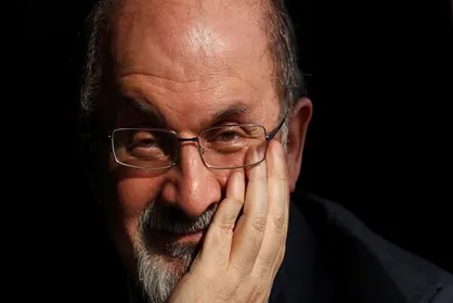 کوری یک چشم &laquo;سلمان رشدی&raquo; تایید شد