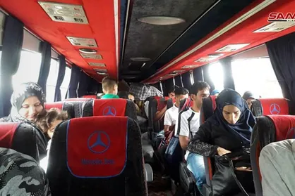 بازگشت ۳ گروه دیگر از آوارگان سوری از لبنان +تصاویر