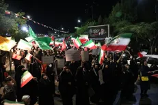 اهتزاز پرچم سه رنگ ایران در صد و بیست و یکمین شب اقتدار در سمنان+ فیلم