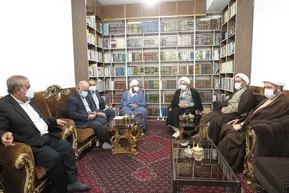 دشمن شناسی وظیفه اصلی علما است