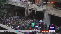 پیکر یکی دیگر از شهدا توسط نیرو‌های امدادی از محل حمله دشمن صهیونیستی در ضاحیه جنوب خارج شد