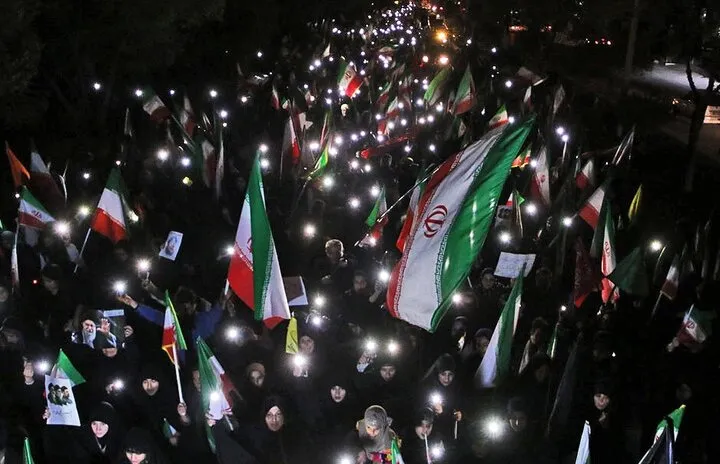 اینجا دختران ایران پرچم‌داری می‌کنند + فیلم