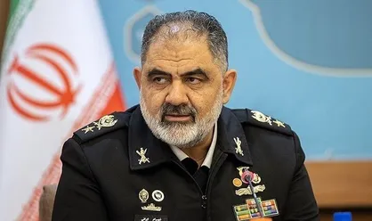 دریادار ایرانی: مقاومت در برابر سختی&zwnj;ها رمز موفقیت در خدمت به ایران است