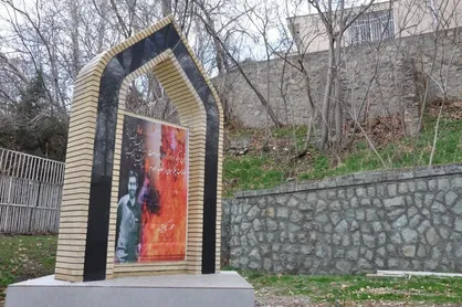 رونمایی از نماد شهید زندانبان در بازداشتگاه اوین