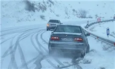 رانندگان محور فیروزکوه زنجیرچرخ همراه داشته‌باشند