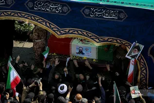 مراسم تشییع شهدای ناوگان دنا در میدان انقلاب تهران