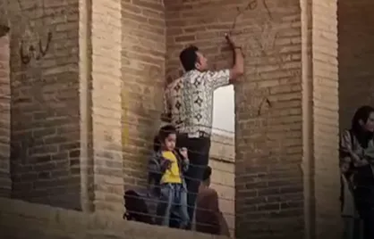 بی مهری گردشگران به آثار باستانی و تاریخی!