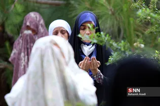 اقامه نماز عید فطر در مسجد دانشگاه تهران