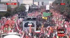 حرکت کاروان حامل پیکر امام شهید در آغوش مردم + فیلم