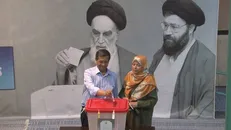 «عبدالناصر همتی» رای خود را به صندوق انداخت