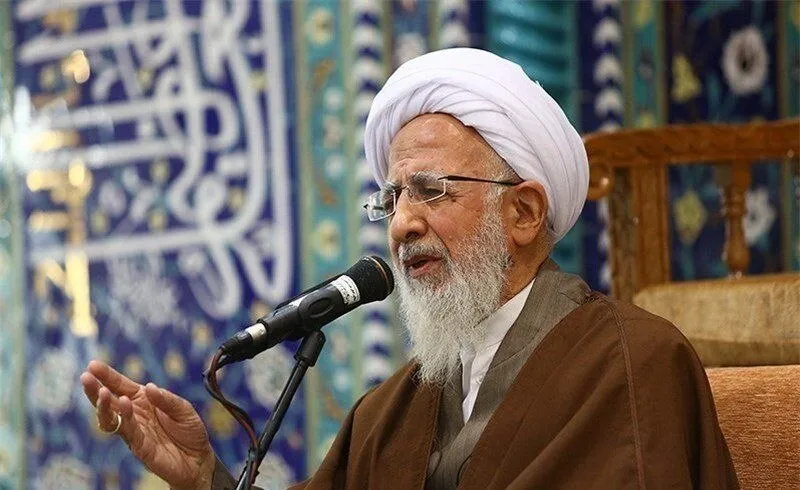 جوادی آملی: با ناقضان وحدت مبارزه کنید + فیلم