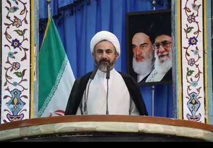امام جمعه ایلام: مقابله با گرانی&zwnj;های بی&zwnj;ضابطه و حفظ انسجام ملی، اولویت امروز کشور است