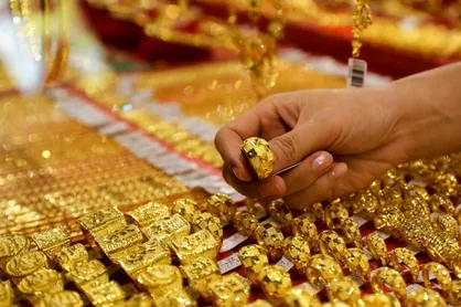 قیمت جهانی طلا امروز ۱۴۰۳/۰۷/۱۸