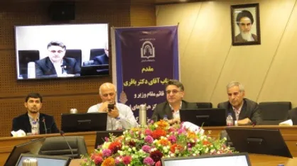 دانشگاه&zwnj;ها به مسائل و مشکلاتی پیرامون خود توجه کنند