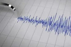 «تخت بندرعباس» لرزید