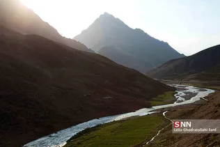 سرچشمه های رود کارون که در مسیر جاده کوهرنگ و سر آقا سید قرار گرفته اند مناطق بسیار خوبی برای پرورش دام و عشایر است