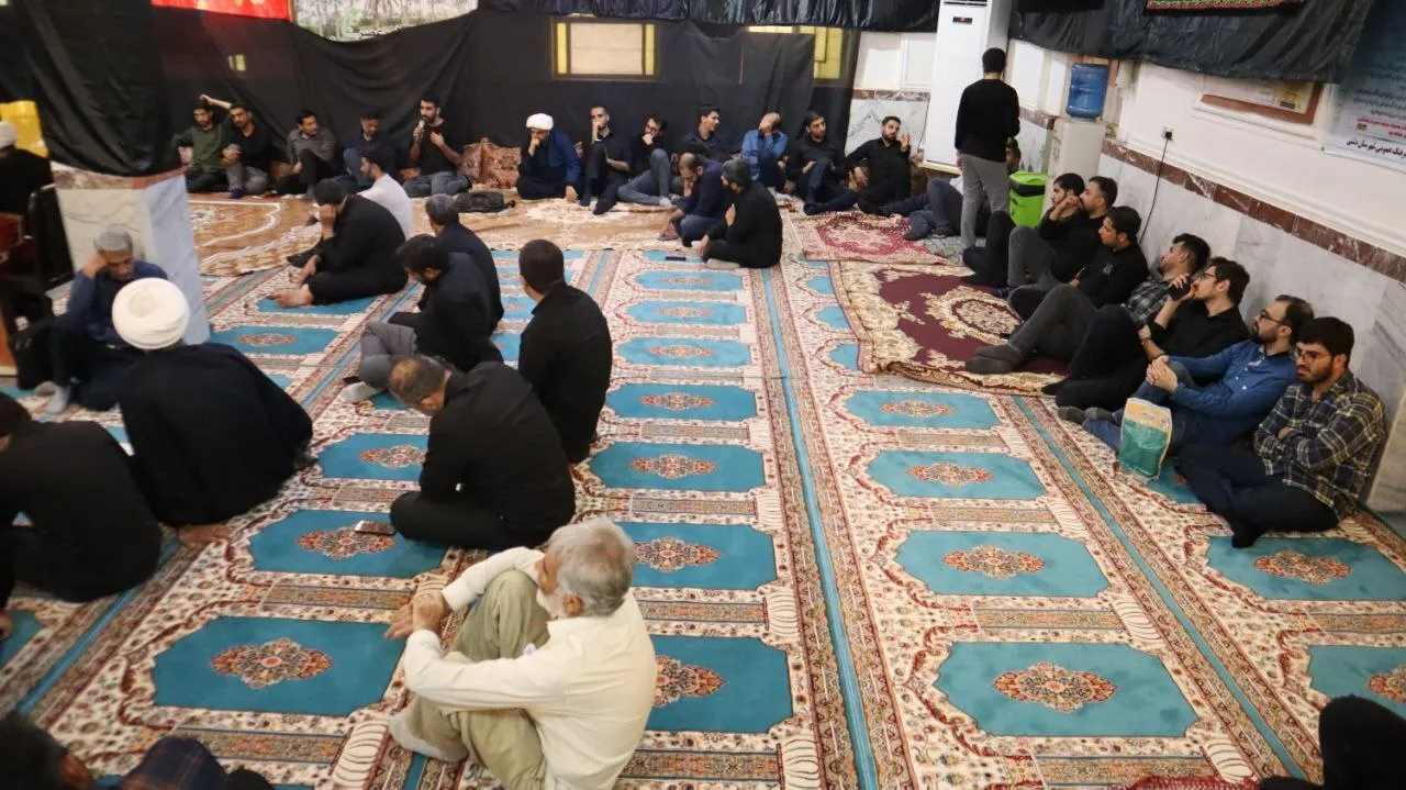 هشتمین نشست سالانه فعالین جبهه فرهنگی انقلاب اسلامی استان بوشهر به مناسبت سالروز صدور پیام امام خمینی درباره پذیرش قطعنامه ۵۹۸ در روستای بحیری شهرستان دشتی (مزار شهید نادر مهدوی) برگزار شد.
