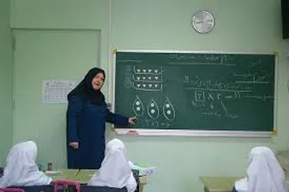معلمان خرید خدمات همچنان در انتظار ۶ ماه حقوق معوقه