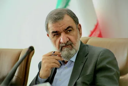 محسن رضایی: روزی که دشمن برای همیشه ناامید شود در فرودگاه امام برای ملاقات با مقامات ایرانی التماس می&zwnj;کند/ امروز به شدت به بسیج اقتصادی نیاز داریم + فیلم