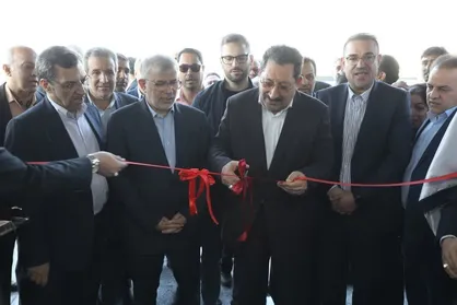 وزیر صمت یک شرکت دارویی را در البرز افتتاح کرد
