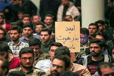 قراردادن افراد بدون دانش کافی در مسئولیت تشکیلات دانشجویی از آسیب‌های فضای تشکلی است