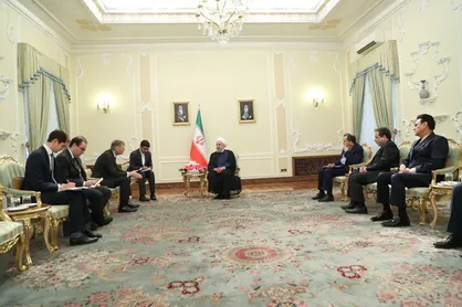 ایران از حق خود برای صادرات نفت نمی&zwnj;گذرد