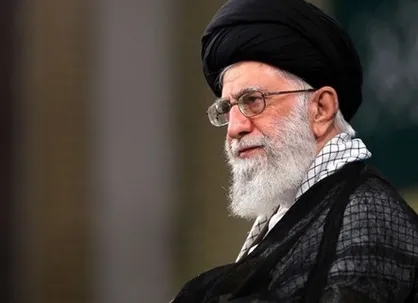رهبر انقلاب: فردی که از سخن گفتن بر ضد قدرت&zwnj;های خارجی میترسد، لایق نمایندگی مردم ایران نیست