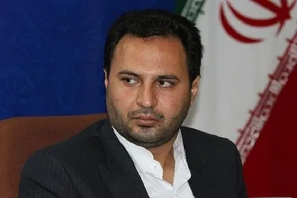 حل مشکلات اقتصادی به وضع قانون جدید نیازی ندارد/ اگر قرار است قرصی را نخورم چه بی&lrm;سواد نسخه بنویسد چه فوق تخصص!