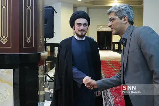 سید احمد خمینی فرزند سید حسن خمینی در تجدید میثاق وزیر امور خارجه و روسای نمایندگی های ایران در جهان با آرمان‌های امام (ره)