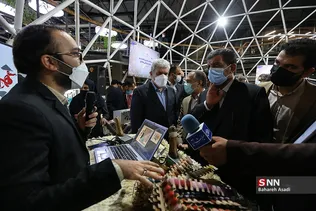 بازدید ستاری و ضرغامی از نمایشگاه ایران ساخت