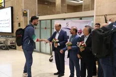 در میان استقبال مسئولین کمیته ملی المپیک، شورای اسلامی شهر تهران و فدراسیون‌ها؛ کاروان ورزشی «شهدای ناو دنا» وارد تهران شد