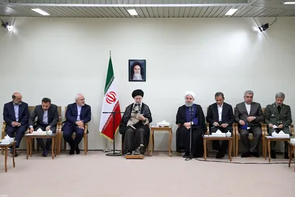 رئیس&zwnj;جمهور و اعضای هیئت دولت با رهبر معظم انقلاب دیدار کردند