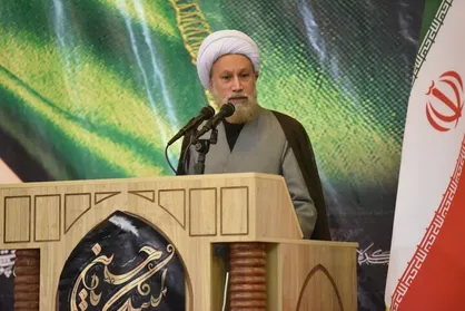 جامعه نسبت به تهاجم و شبیخون فرهنگی دشمن هشیار باشد
