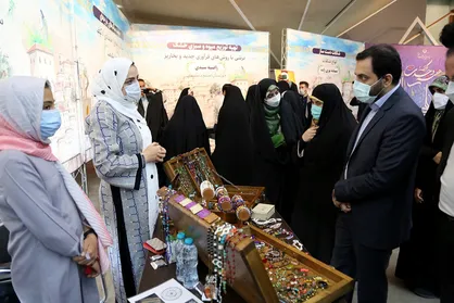 بهره&zwnj;برداری از ۸۴۰۰ طرح اشتغال بانوان سرپرست خانوار در اختتامیه &laquo;بانوی برکت&raquo;