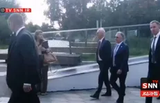قدم زدن فرستاده ویژه آمریکا و مدیر عامل صندوق سرمایه‌گذاری مستقیم روسیه در پارک زاریادیه در مسکو + فیلم