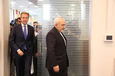 رئیس مجمع جهانی اقتصاد با ظریف دیدار کرد
