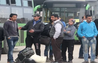 افراد زخمی در ازای خروج عناصر &laquo;النصره&raquo; از اردوگاه &laquo;الیرموک&raquo; از &laquo;فوعه&raquo; خارج می&zwnj;شوند