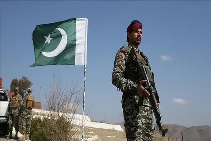 کشته&zwnj;شدن ۸ نظامی پاکستانی در حمله افراد مسلح