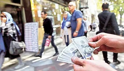دلار ارزان می&zwnj;شود یا گران؟ / اختلاف ۲۵ میلیارد دلاری منابع و مصارف ارزی/ قوه &zwnj;قضاییه برای حفظ ارزش پول&zwnj; ملی ورود کند