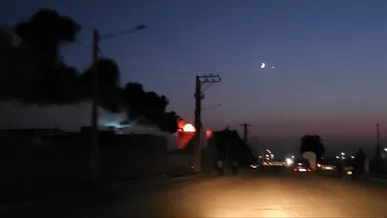 آتش سوزی در واحد فرآوری روغن خودرو در شهرک صنعتی طبس + فیلم