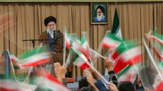 آمریکا انقلاب را تحمل نمی‌کرد/ انقلاب یک طعمه شیرین را از گلوی آمریکا بیرون کشیده بود/ انقلاب مقابل آمریکا ایستاد