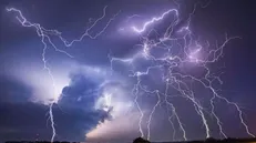 پیش‌بینی رعد و برق و رگبار برای نواحی جنوب شرق/ گرد و خاک ادامه دارد