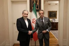 رافائل گروسی مدیرکل آژانس انرژی اتمی به عنوان ناظر فنی در محل مذاکرات حضور دارد + فیلم