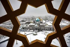 گزارش خبرنگار SNNTV از حال و هوای برفی حرم امام رضا (ع) و شهر مشهد مقدس +فیلم