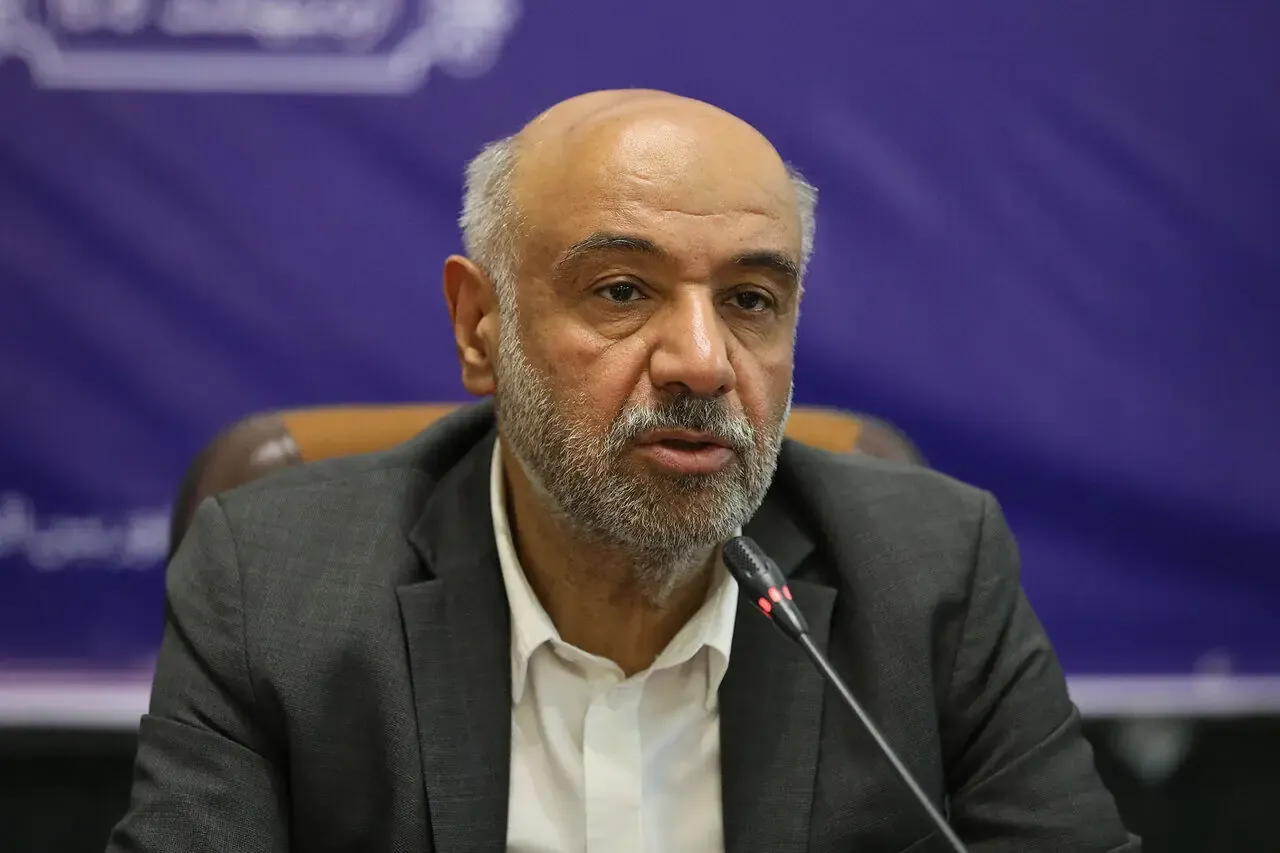 از عیادت کارگران مصدوم پالایشگاه آبادان تا آب‌اندازی کشتی اروندان/ میدری در جریان سفر به جنوب کشور: درمان کارگران مصدوم پالایشگاه آبادان به سرعت در حال انجام است