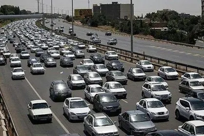 ترافیک نیمه&zwnj;سنگین در آزادراه&zwnj;های قزوین-کرج و ساوه به تهران